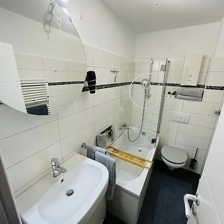 Stilvoll-mit Balkon- Zentral - Netflix-nespresso