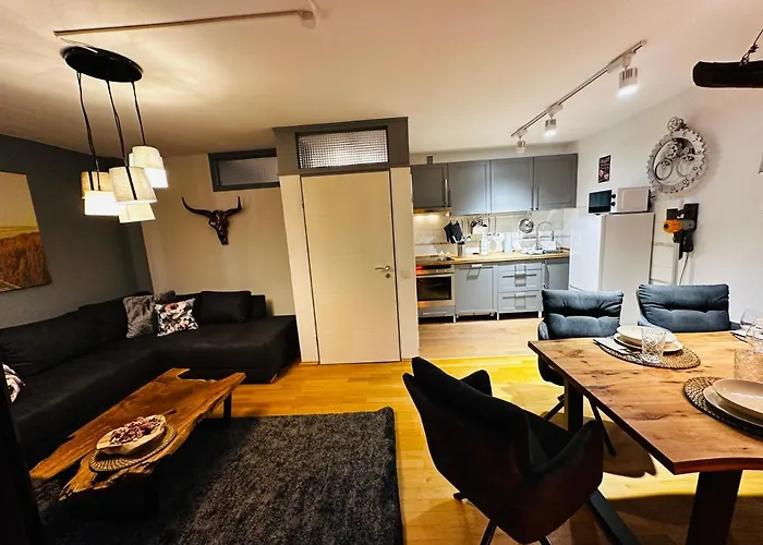 Stilvoll-mit Balkon- Zentral - Netflix-nespresso * Essen